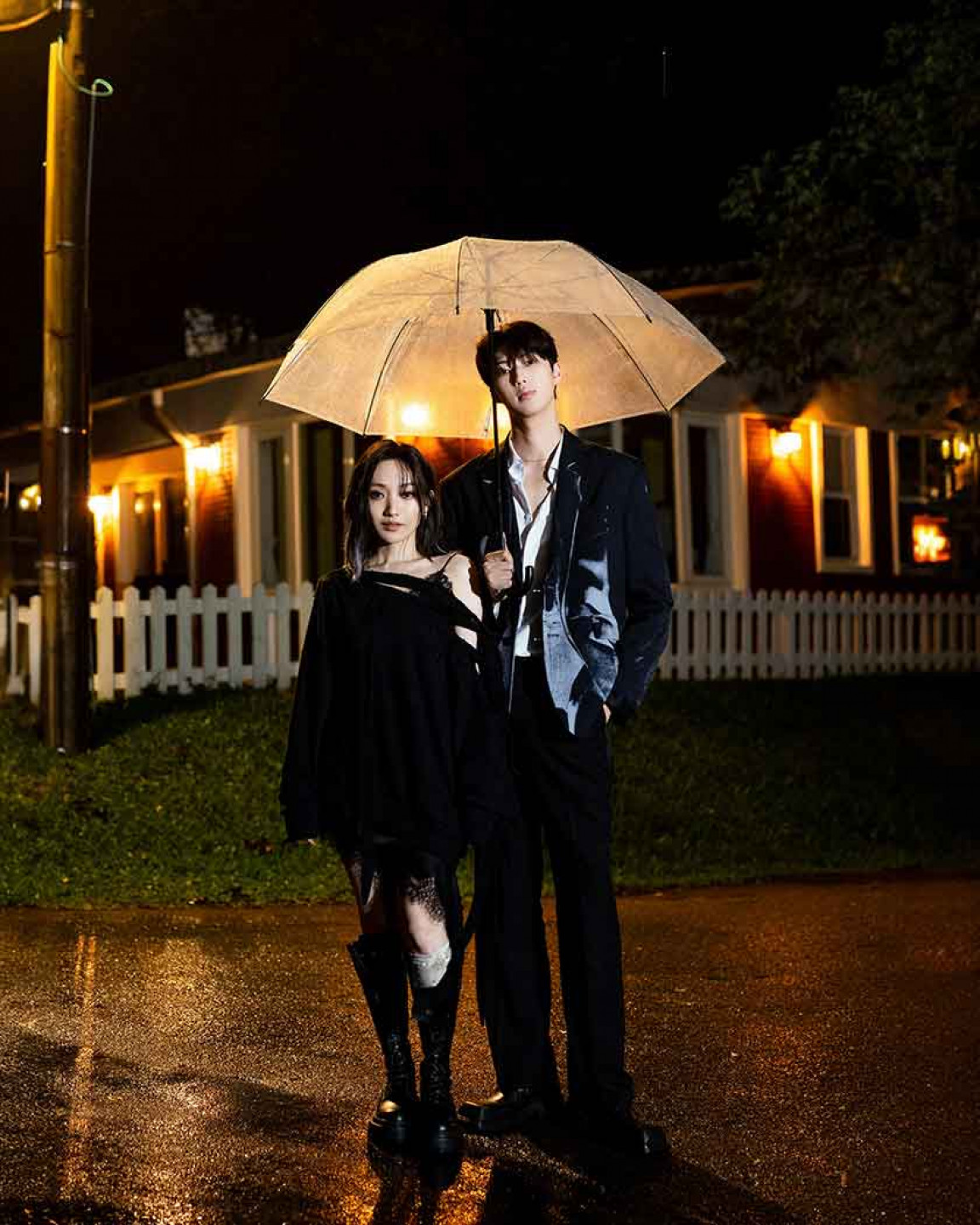 閻奕格(左起) 、金雲