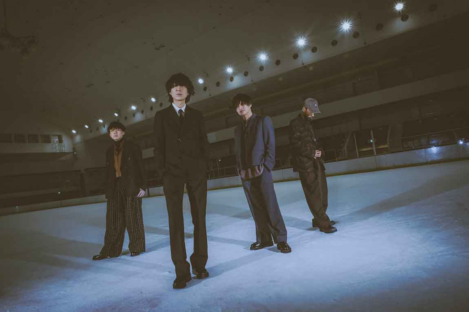 indigo la End(左起)_後鳥亮介、川谷絵音、長田カーティス、佐藤栄太郎