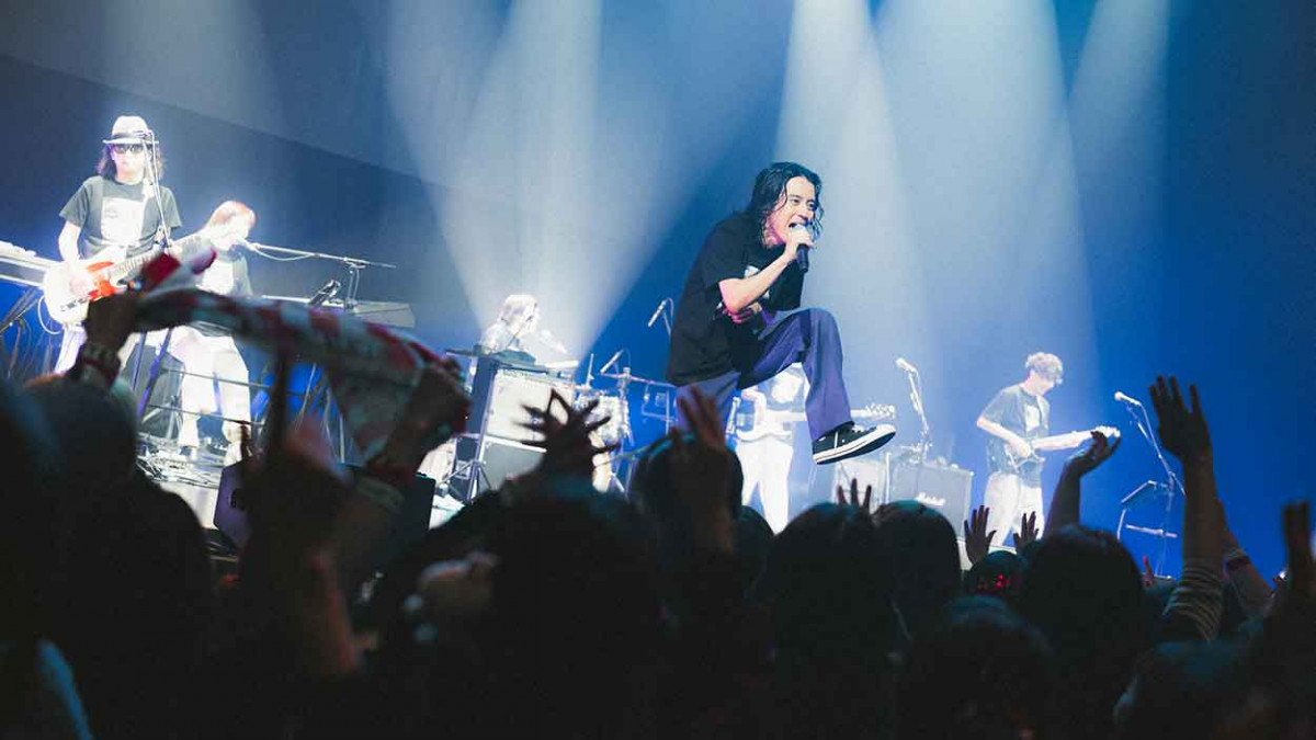 澀谷昴以超強唱功震撼台北 歌迷揮毛巾太激動讓他笑喊吃到棉絮