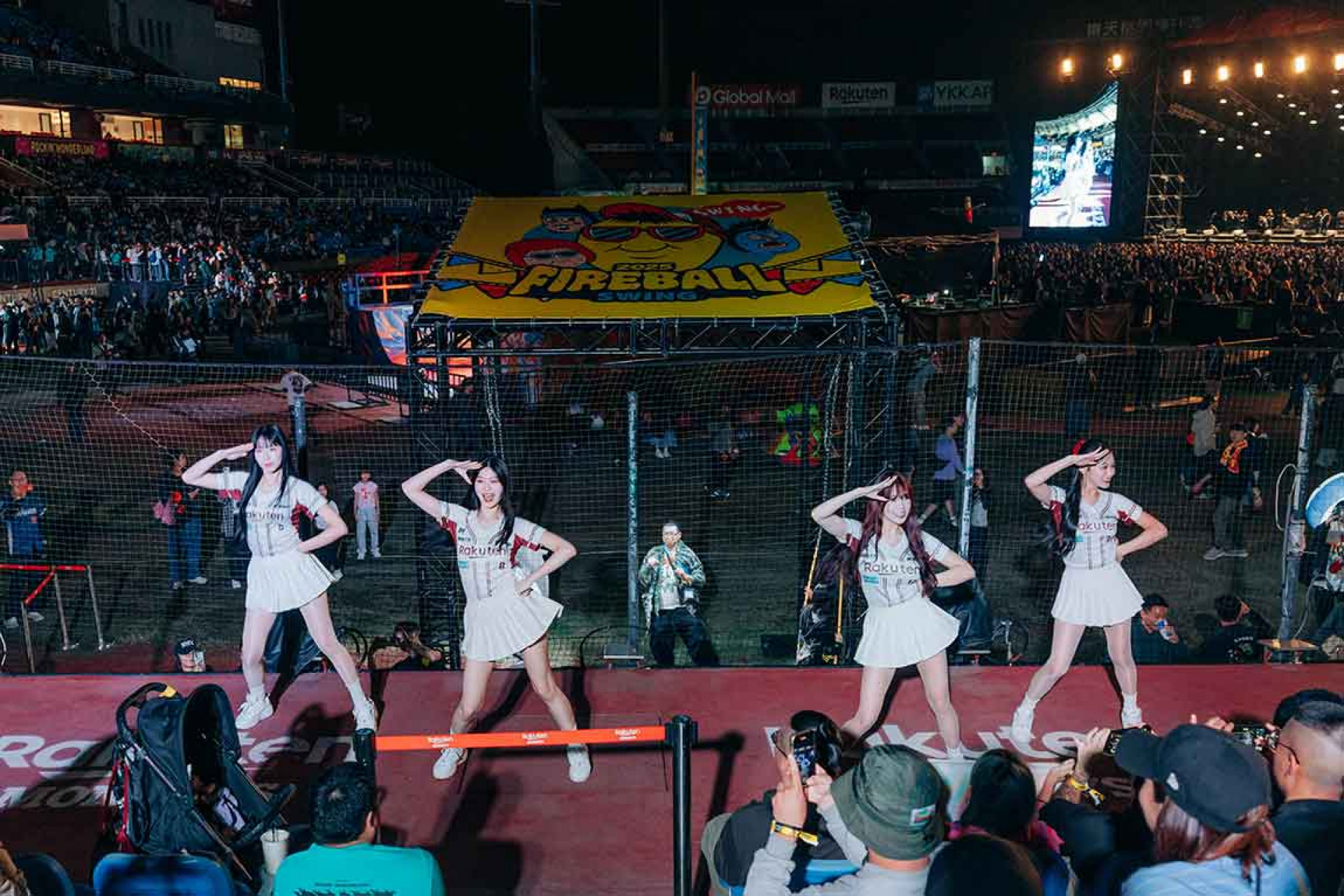 樂天女孩晚間魅力登台