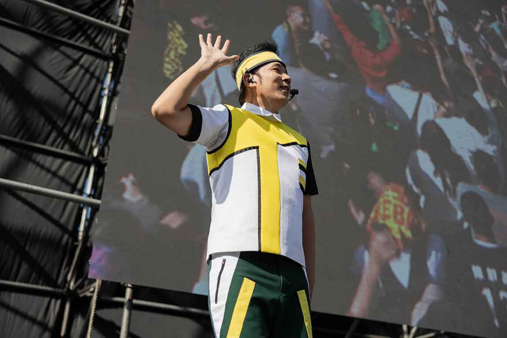 YOYO家族最凍齡的香蕉哥哥領軍