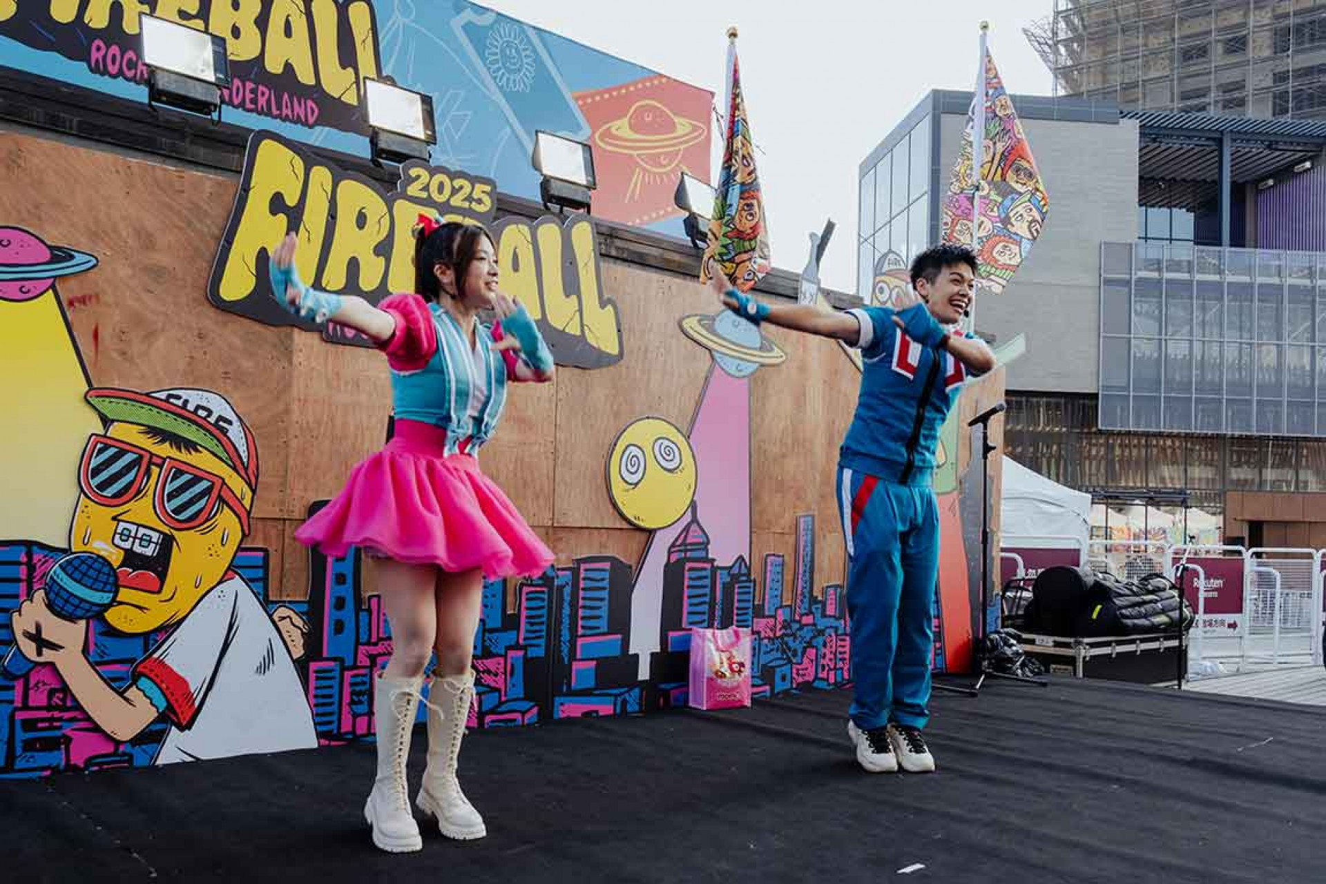 MOMO 家族的大樹哥哥與小紅莓姐姐