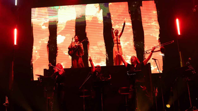 好樂團十週年發片專場打造沉浸式「情緒三溫暖」老王樂隊主唱立長驚喜助陣 改編兩團厭世神曲大獲好評！