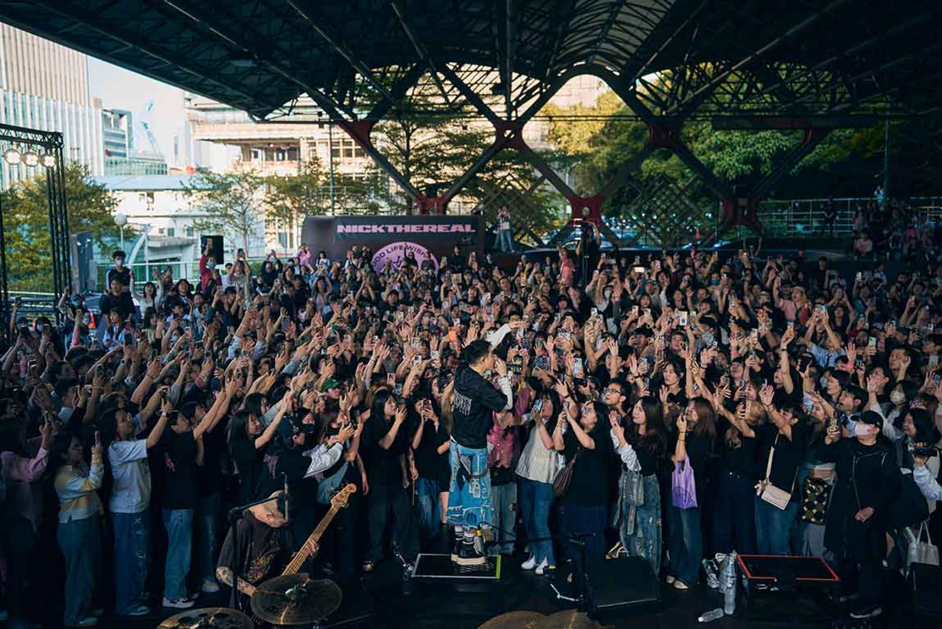 歌迷遠從各地前來 很多更全家總動員