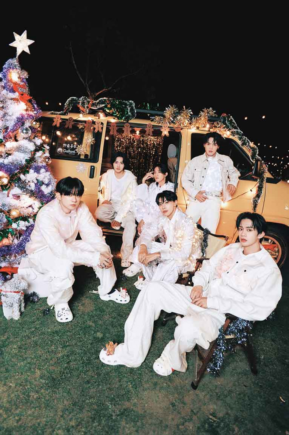 佳辰(後排左起)、煥鈞、哲言;祖安(前排左起)、文廷、子翔