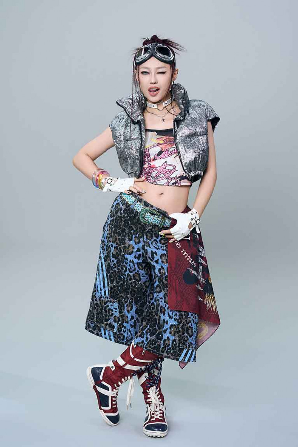 微辣舞姬蹲著跳也要送愛心 琟娜VERNA怪奇舞語全面爆開