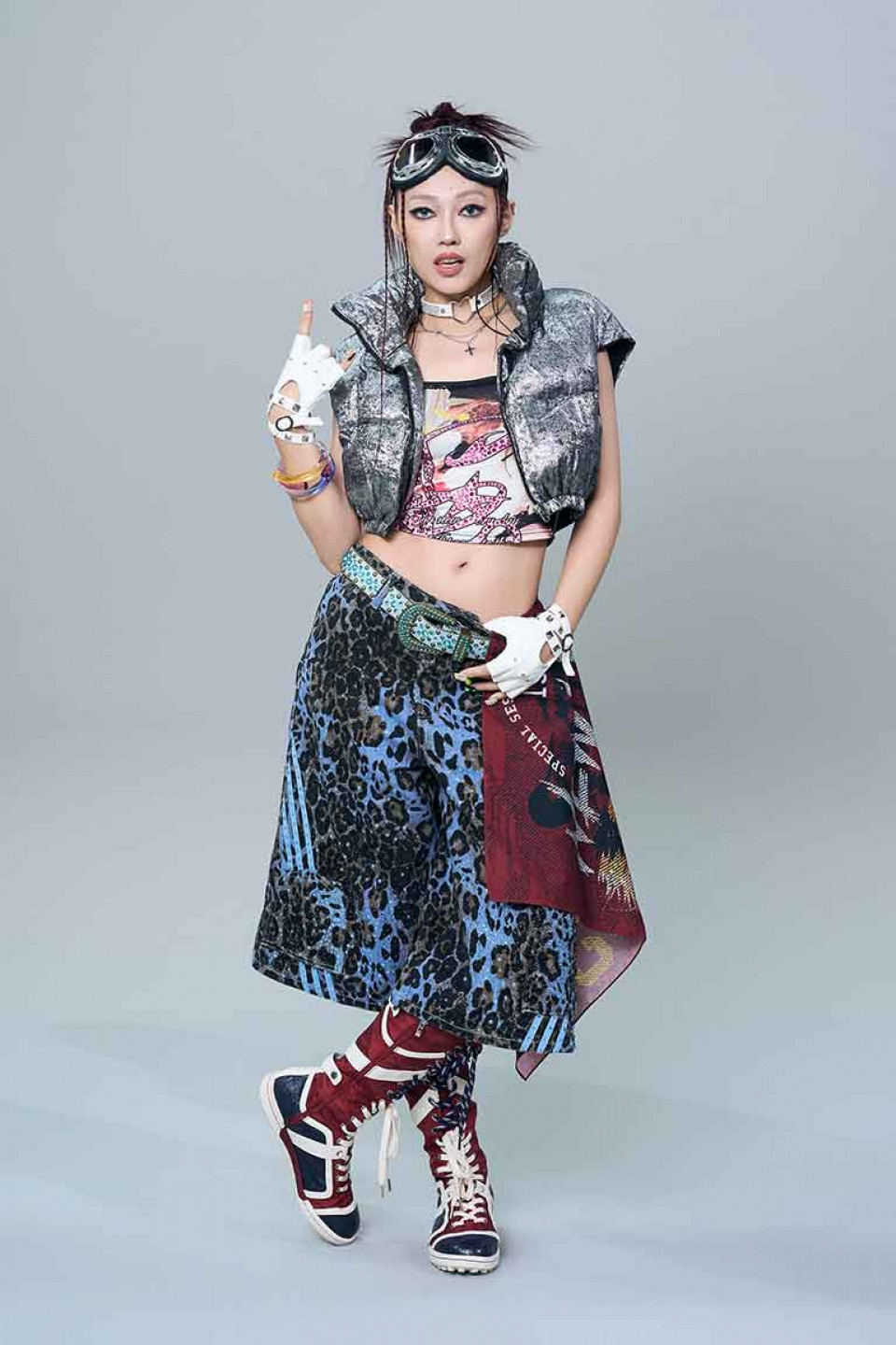 〈Okashii 奇怪欸〉異次元舞曲 首創同步「編曲x編舞」