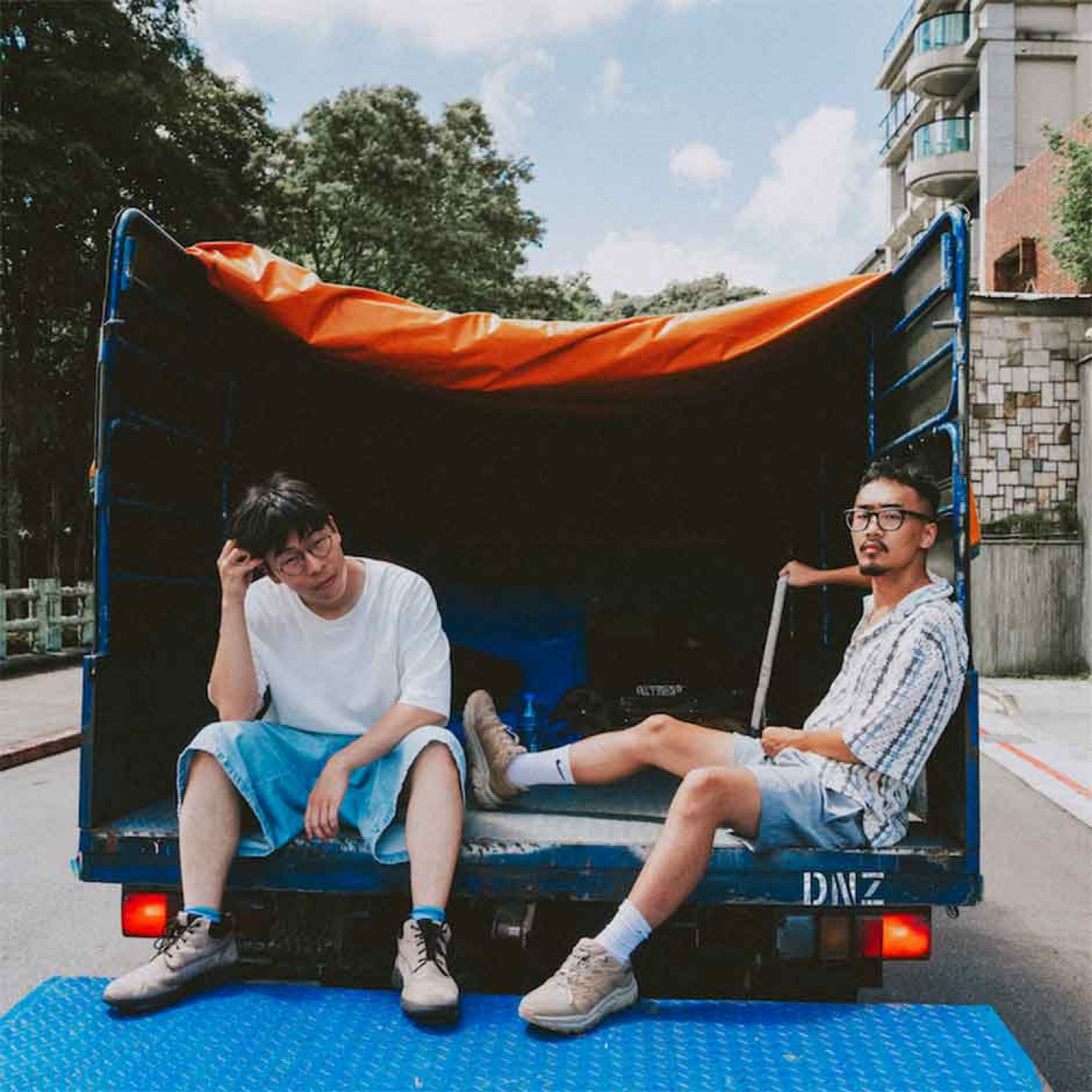 《Enough》專輯封面