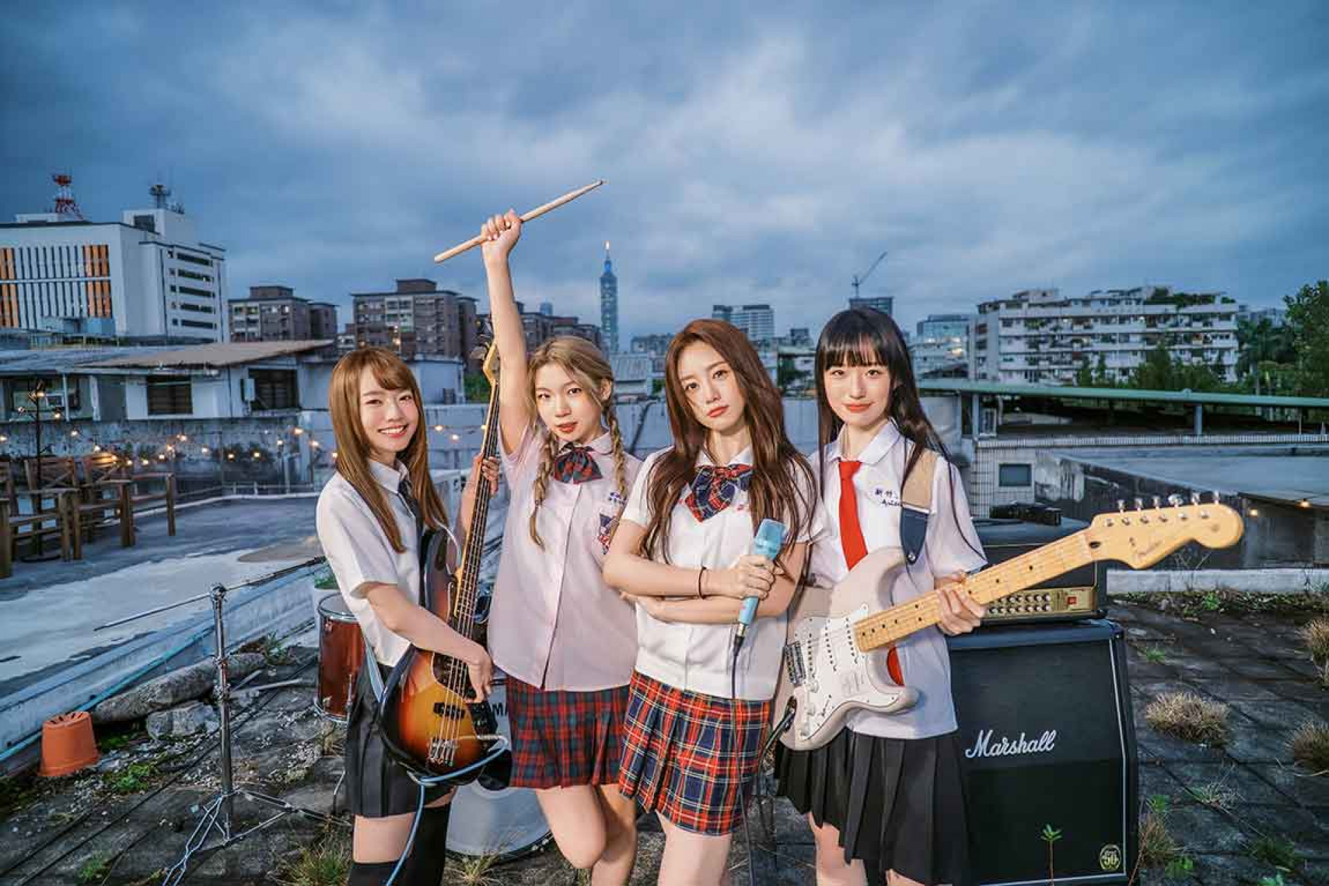 鼓手侑真在網路擁高人氣，cover神曲〈APT