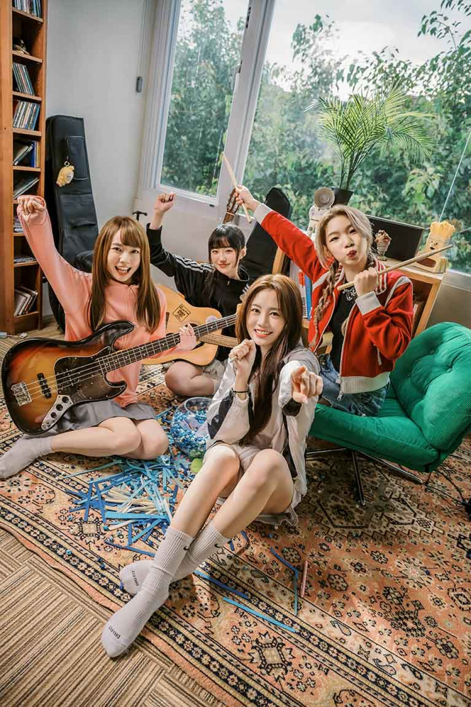全女子樂團SmileDash強勢出道 Mina喊要當「最可愛的貝斯手」