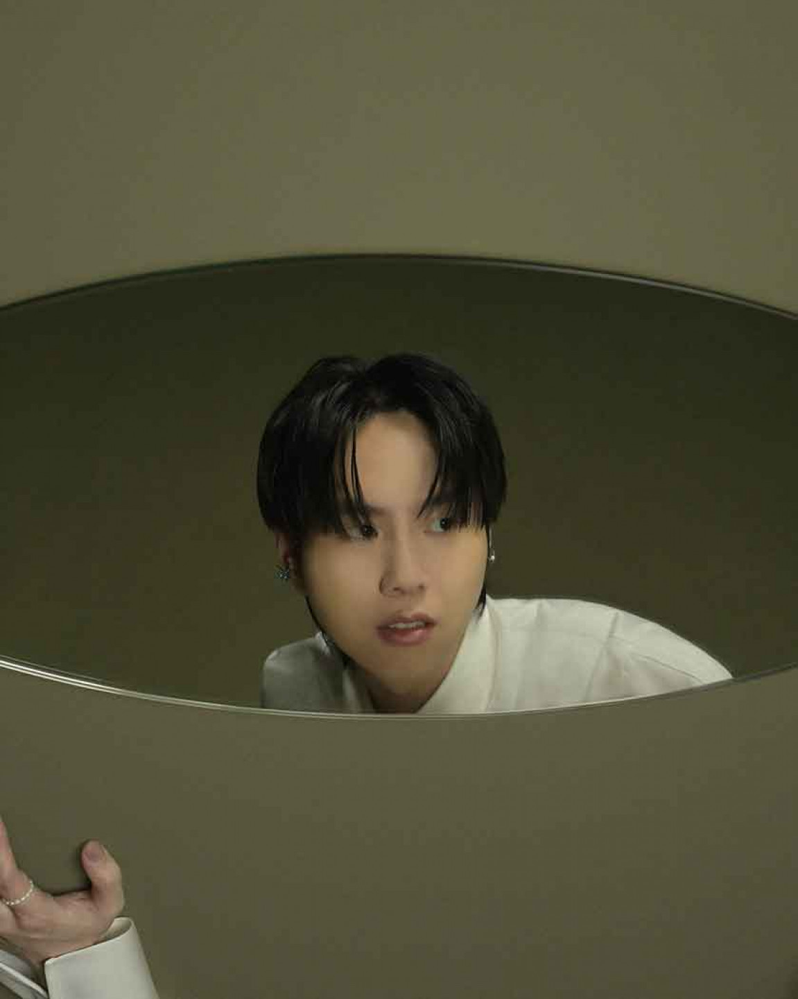 專輯名稱《相相 sio siòng》在台語中意指四目相對