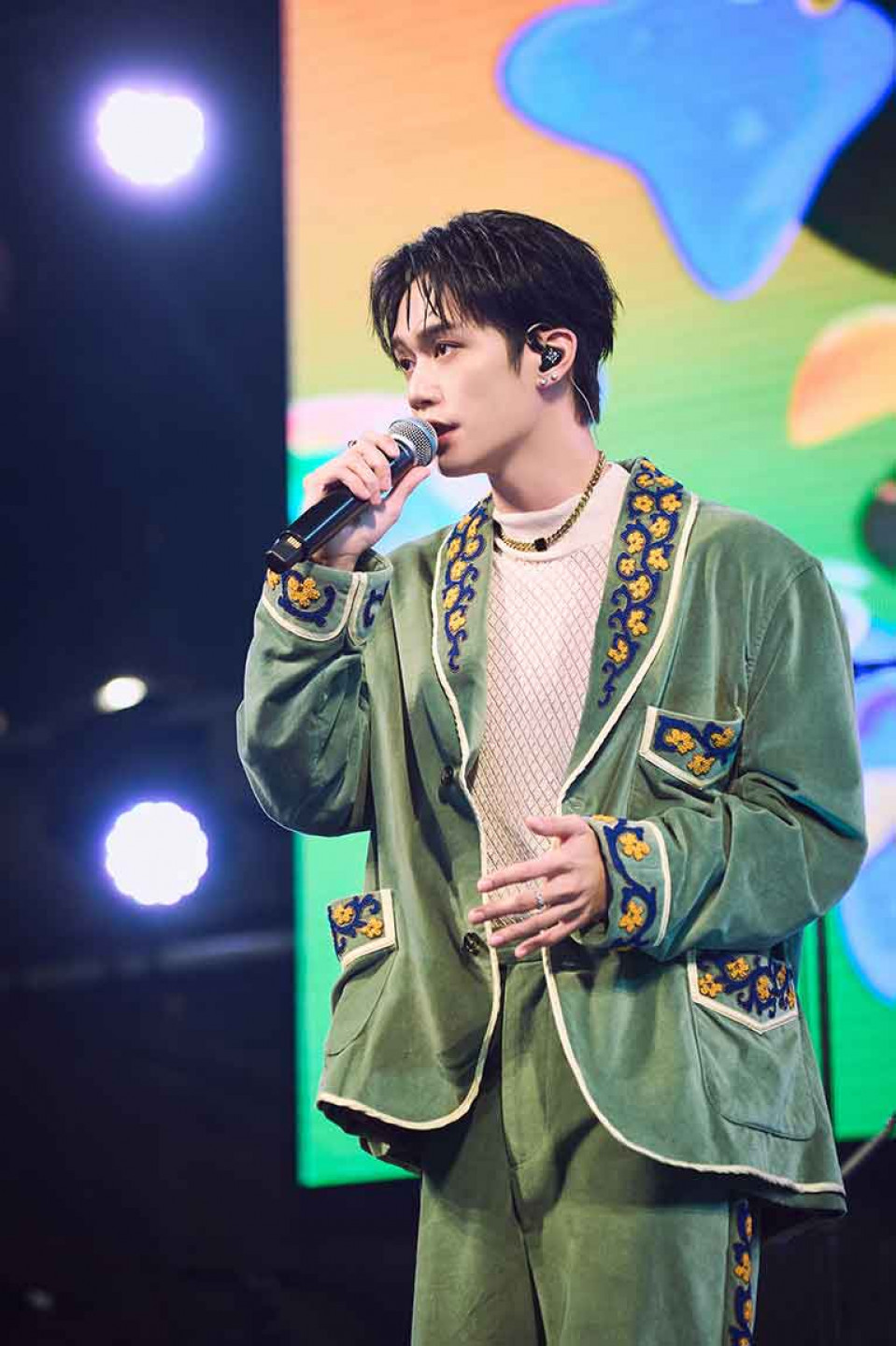 驚喜演唱北流演唱會曲目〈身騎白馬〉+〈孤勇者〉