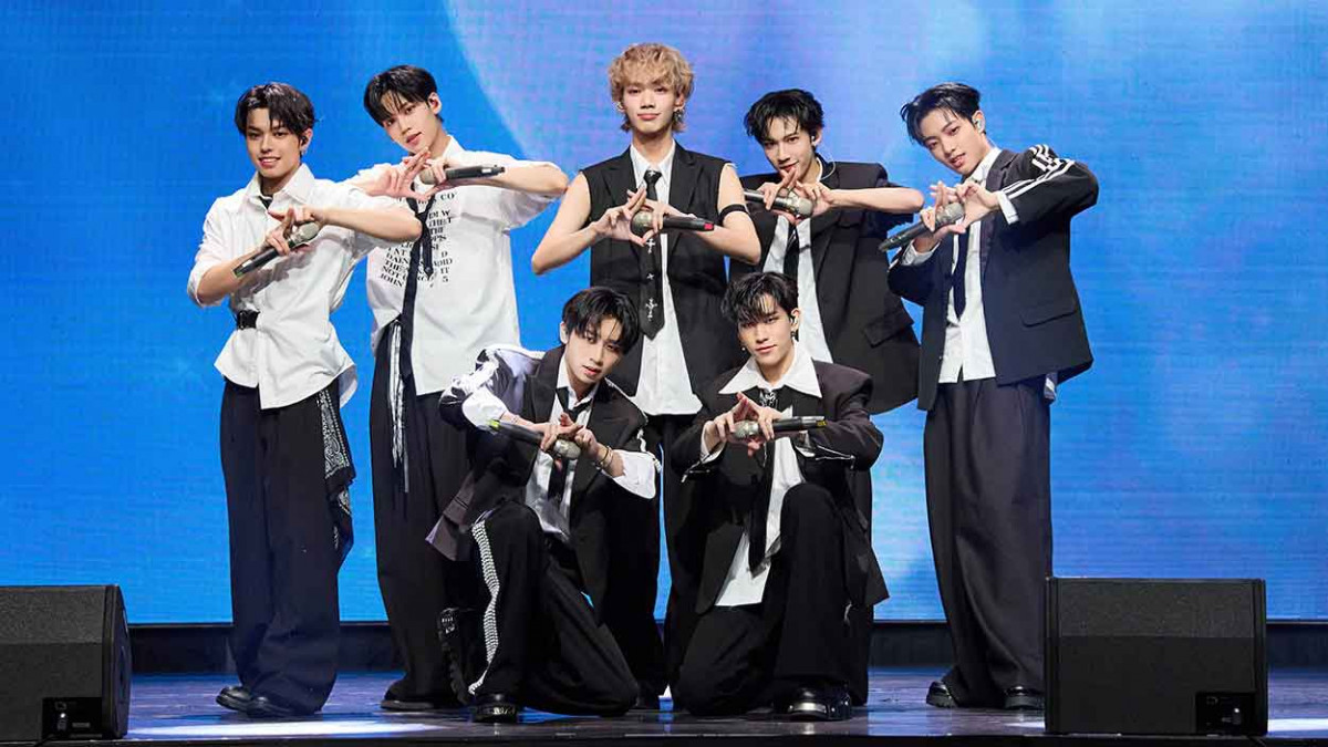 F.F.O自曝見面會前緊張心情 排練時抽牌占卜竟被點破「要自律」 全員秒衝回練習室