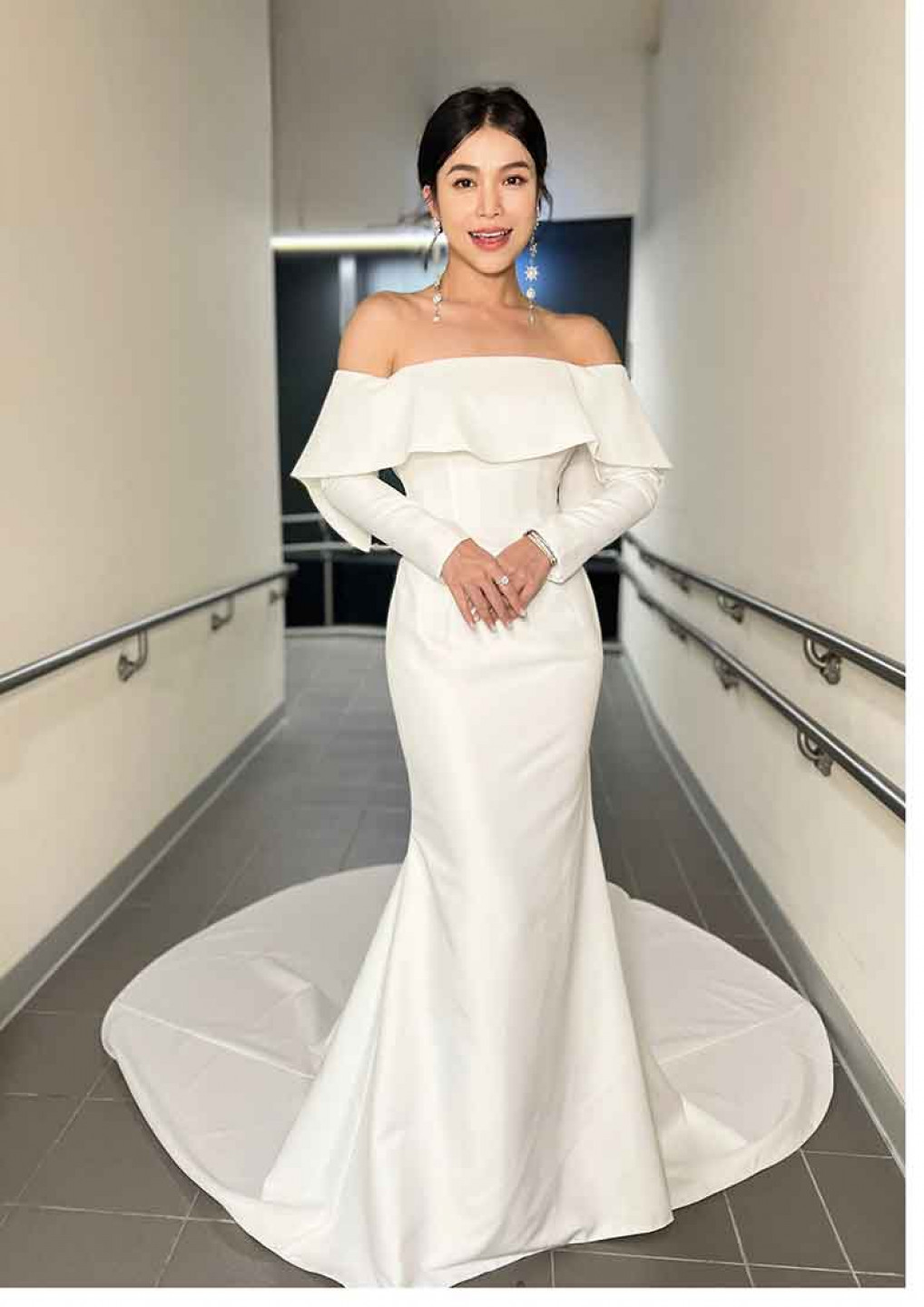 林芯儀身穿林卉祺設計師打造的純白長禮服驚豔登場(照片提供:旺多福多媒體工作室)