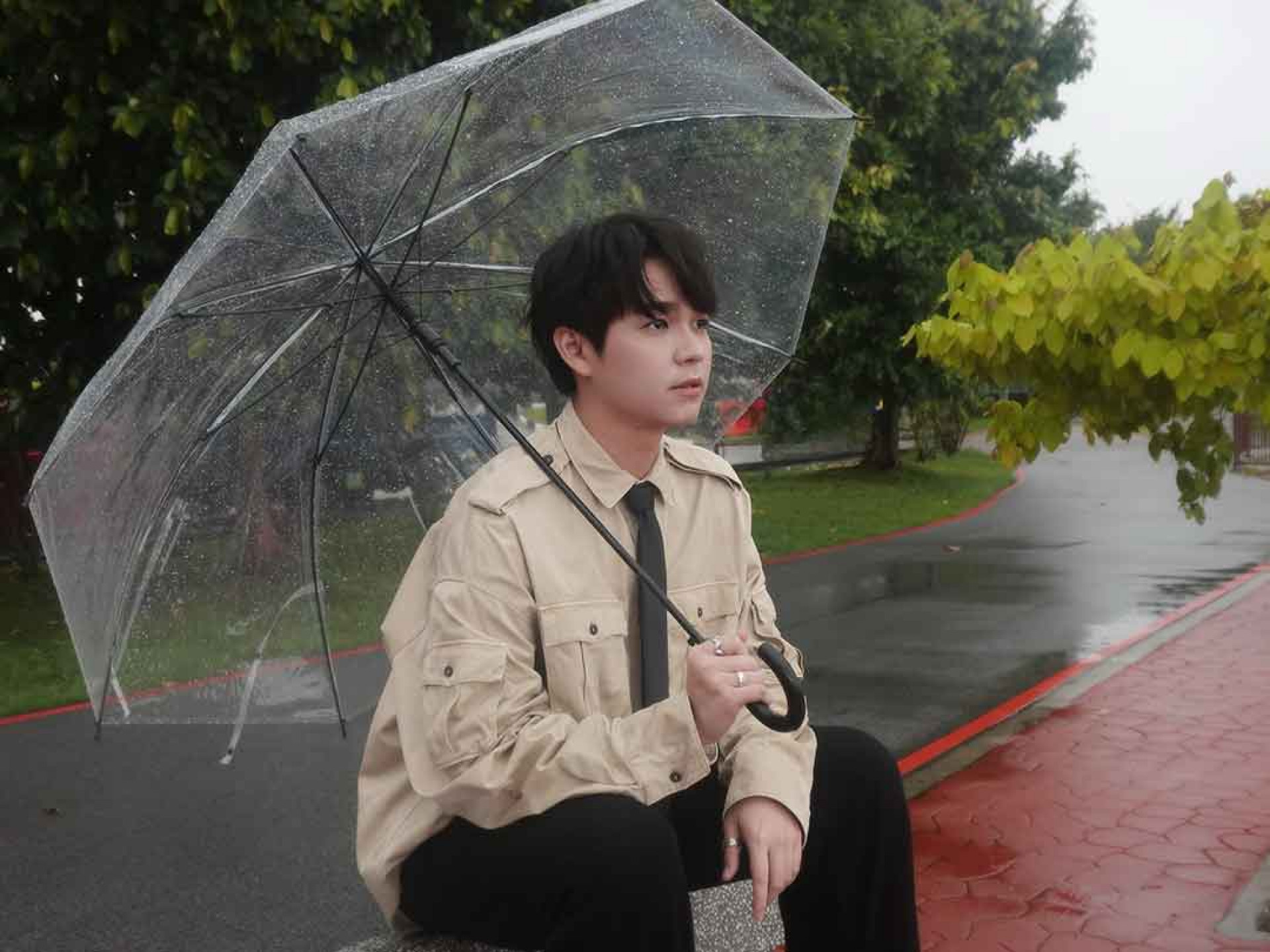 〈放飛機〉靈感來自等不到訊息 黃俊榮自曝嘴上說沒關係心裡卻酸