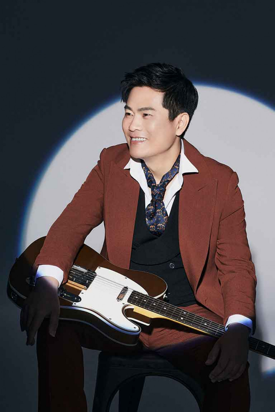 蘇明淵走過父親離世；重新拾起創作，讓思念、遺憾與悼念化作旋律