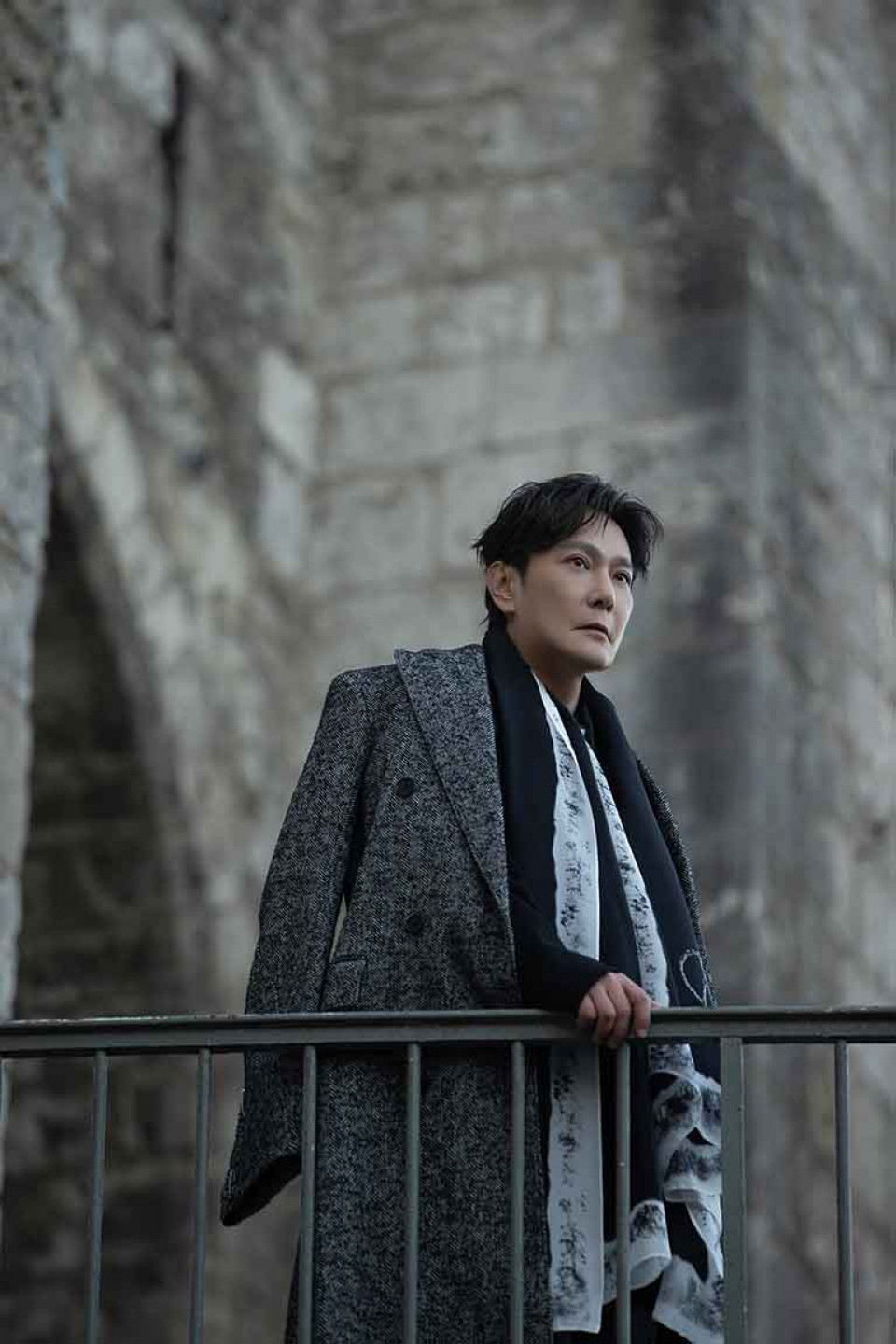 巴黎張信哲 × 台北鍾瑤雙城敘事遙望  「未必相遇卻同樣渴望」