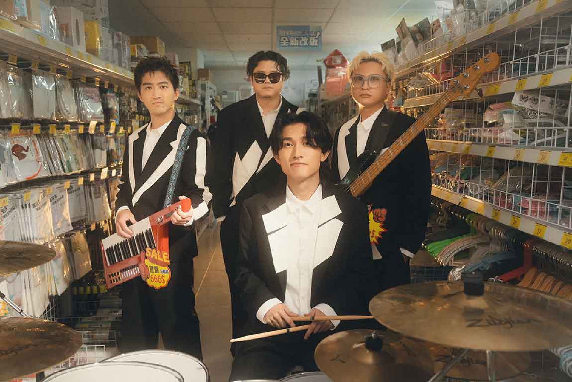 呼應MV主題，團員們聊到此生去過最獵奇的約會經驗與地點