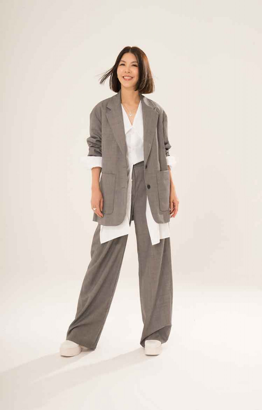 以跨年齡層視角詮釋書藉 呼應從小喜歡仰望天空看雲朵變化 照片提供：茹聲工作室