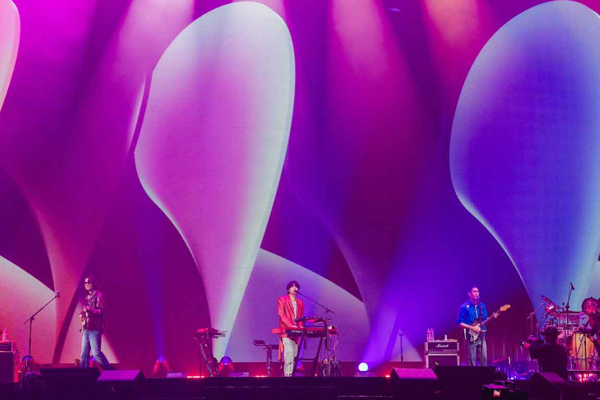 宇宙人帶領萬名宙友穿越 1986。（相信音樂提供）