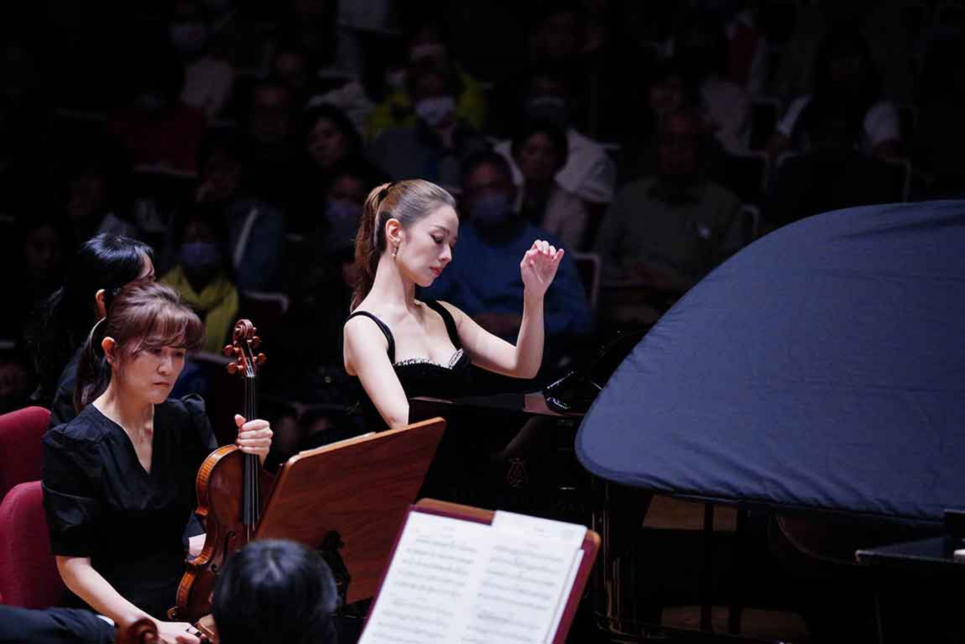 郎朗夫妻雙鋼琴點亮《動物狂歡節》