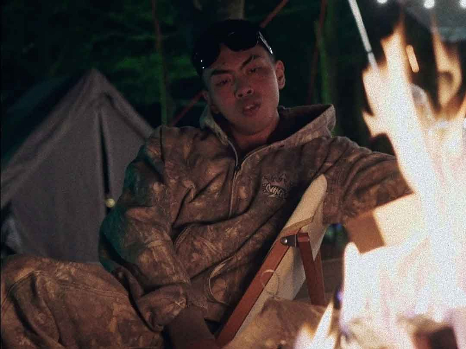 Lizi 栗子〈糞〉MV劇照