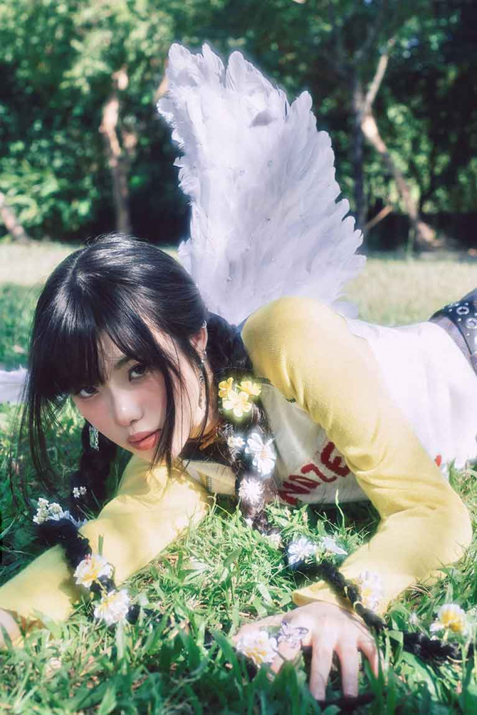 千禧國民學姐 胡恂舞新專輯《花皮Florskyn》已發行！〈路邊的野花〉成私心最愛 （宇宙曼波藝創 提供）