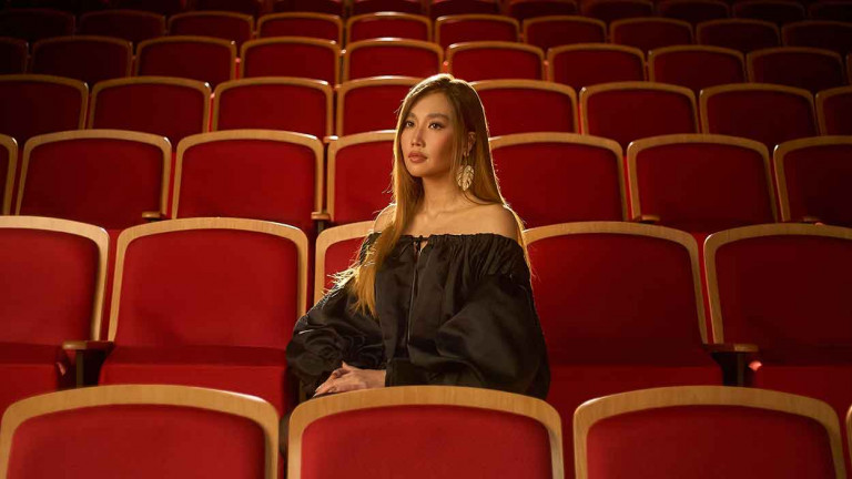 A-Lin 獻唱電影《陽光女子合唱團》主題曲〈幸福在歌唱〉挑戰橫跨16度 真切詮釋走出悲傷唱近幸福