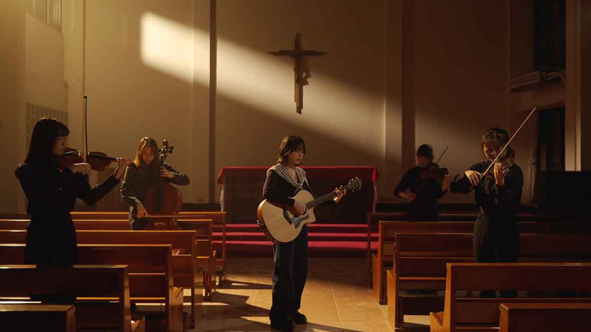 冬天 Grace是天主教徒MV選教堂取景及聖誕節上架別具意義