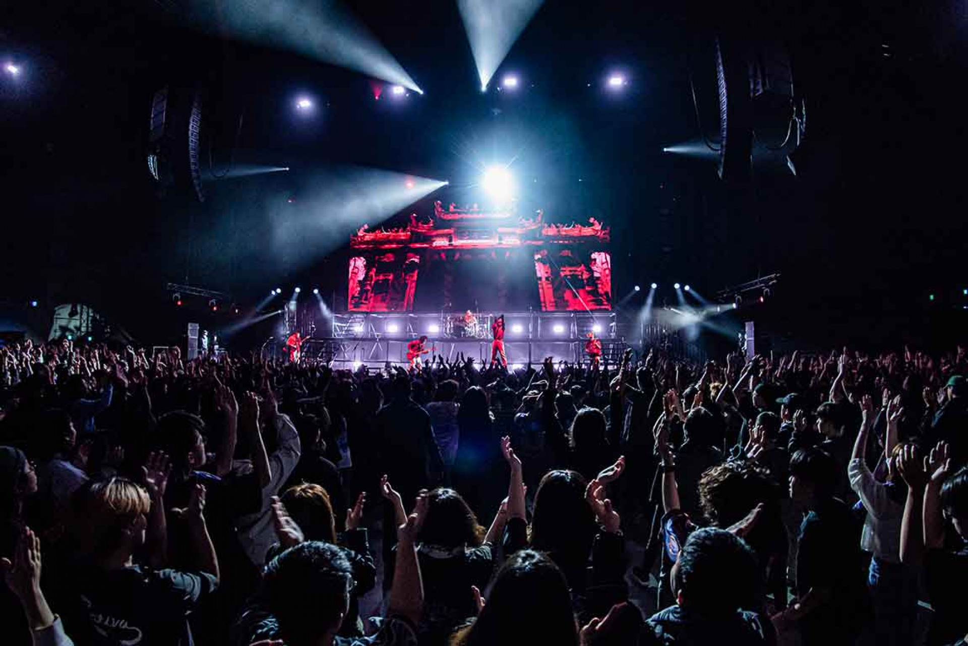 血肉果汁機帶領滿場樂迷衝浪、開圈