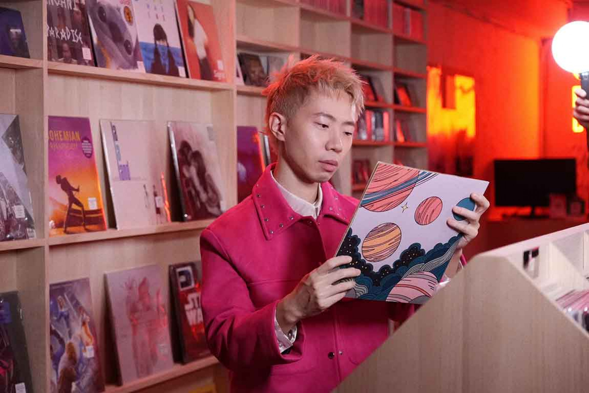 鄭興《尋找鄭先生》華麗蛻變 0103起北中南首辦生涯首場簽唱會