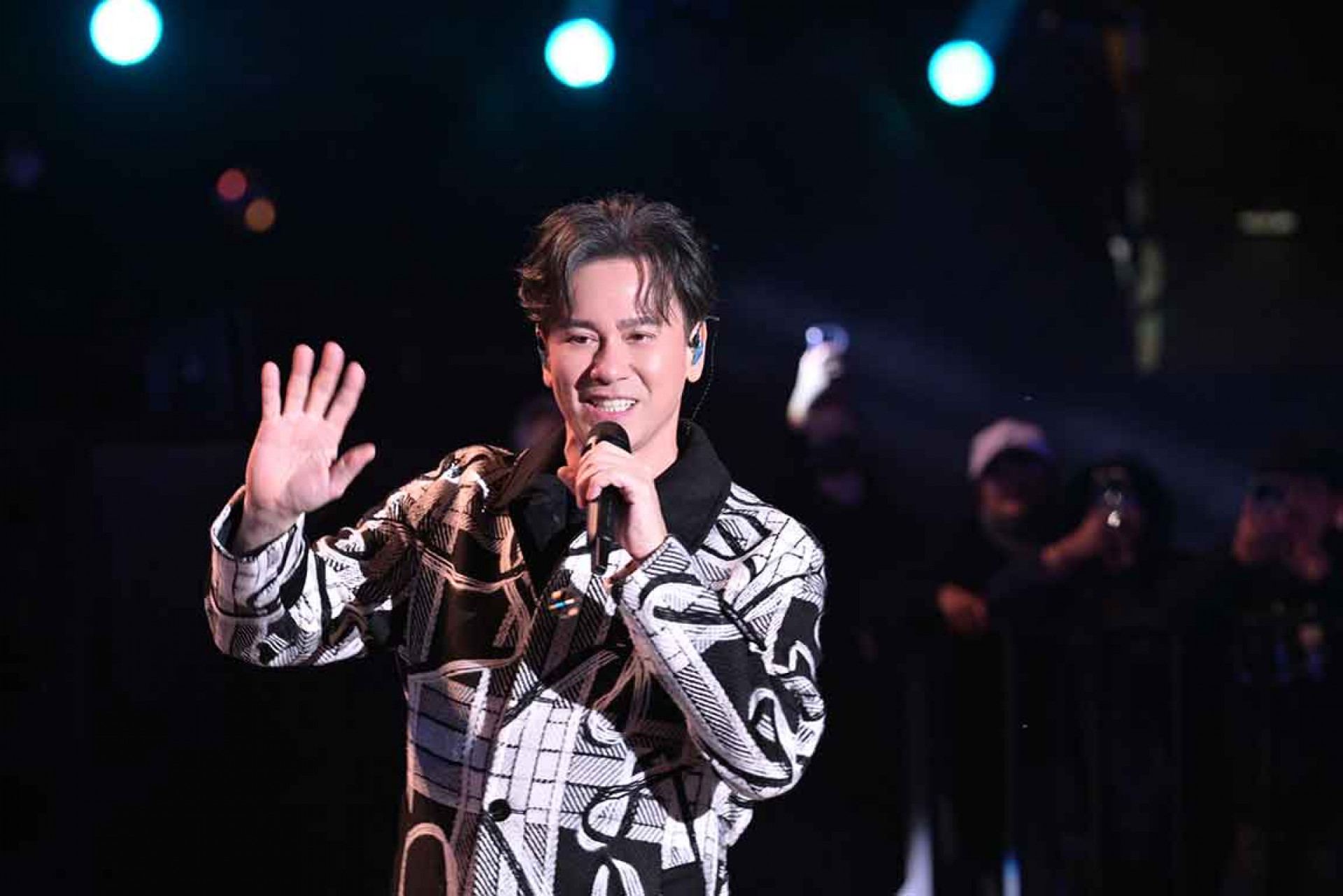 李聖傑破蛋後唱進花蓮跨年陪伴大家迎接新年 (華納音樂提供)