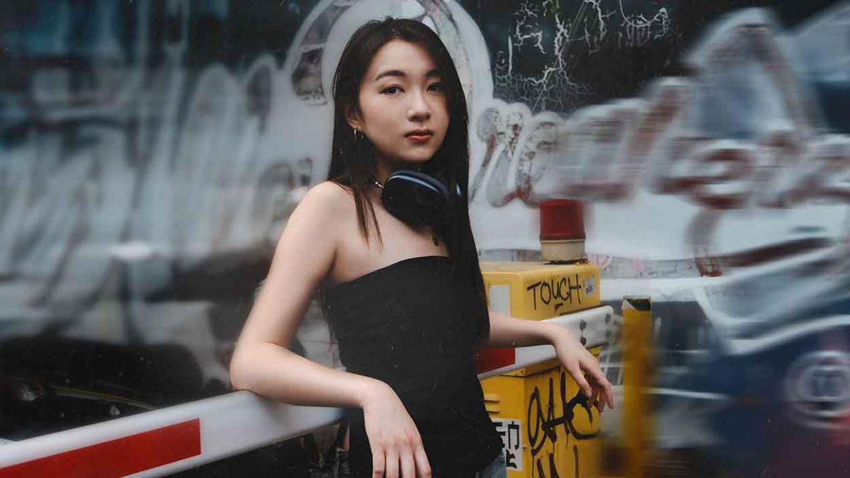 〈臺大的垃圾〉站上鏡頭前？！CClaire 馬愷伶首度露臉拍 MV 正式宣告音樂人新身分