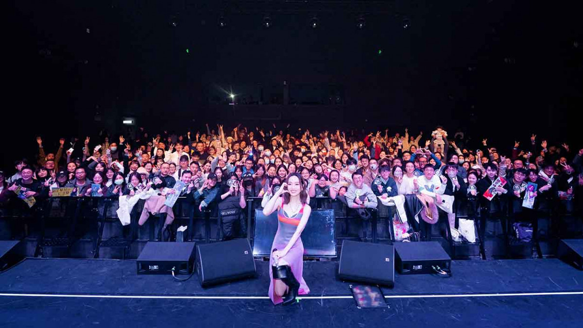 閻奕格升格當老闆凡事親力親為一人分飾多角 「逃生出口」巡演南京成都圓滿落幕直呼：很幸福！