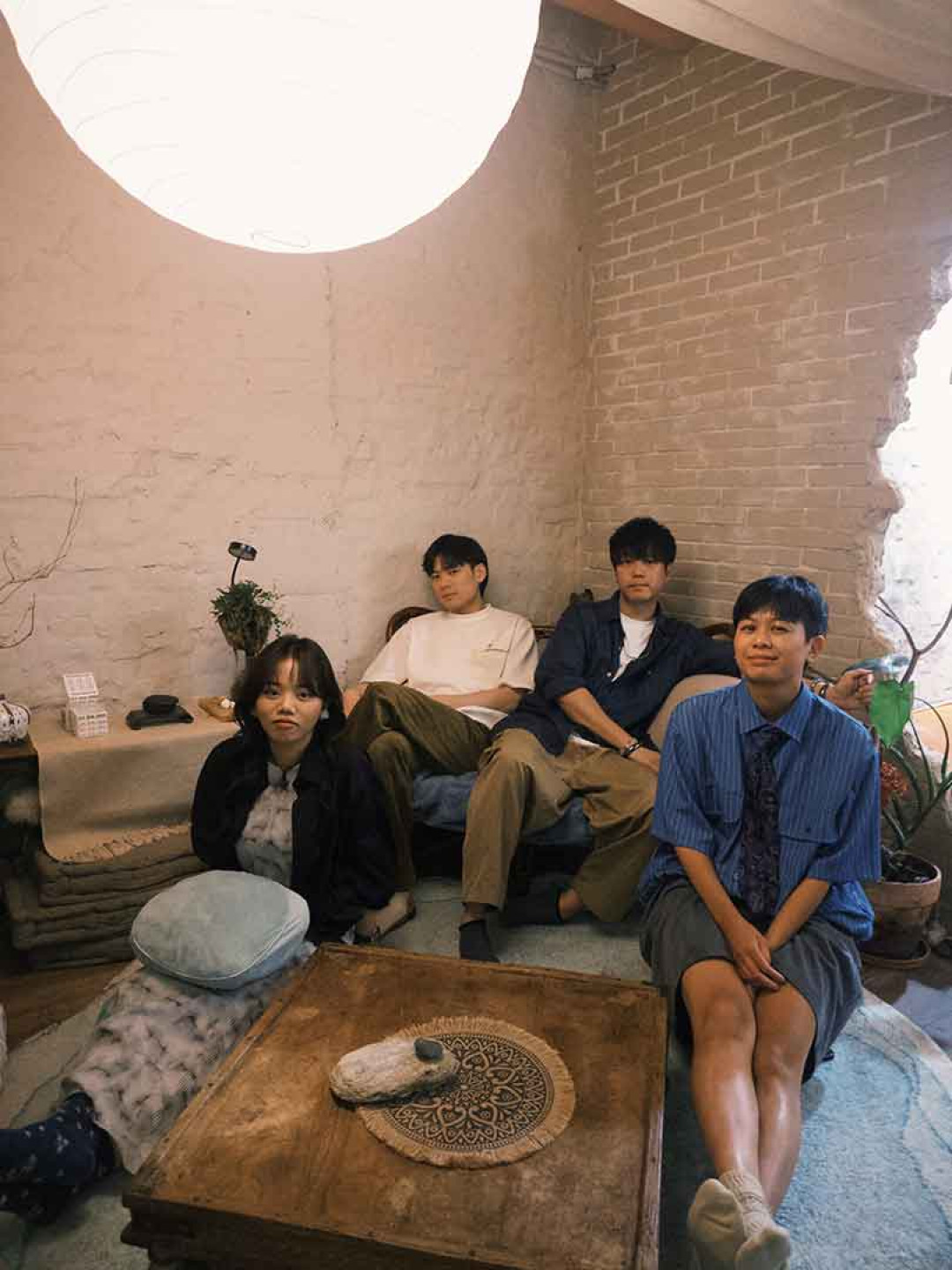 守夜人合照(左起_稚翎、其偉、旭章、佳穎)(圖_ 放飛音樂 提供)