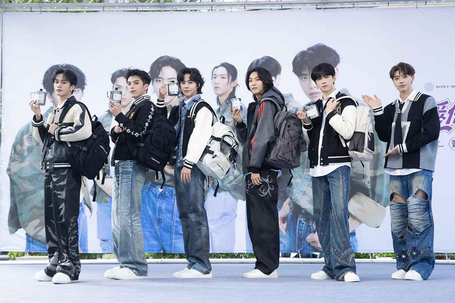 子翔 (左起)、哲言、佳辰、煥鈞、祖安、文廷