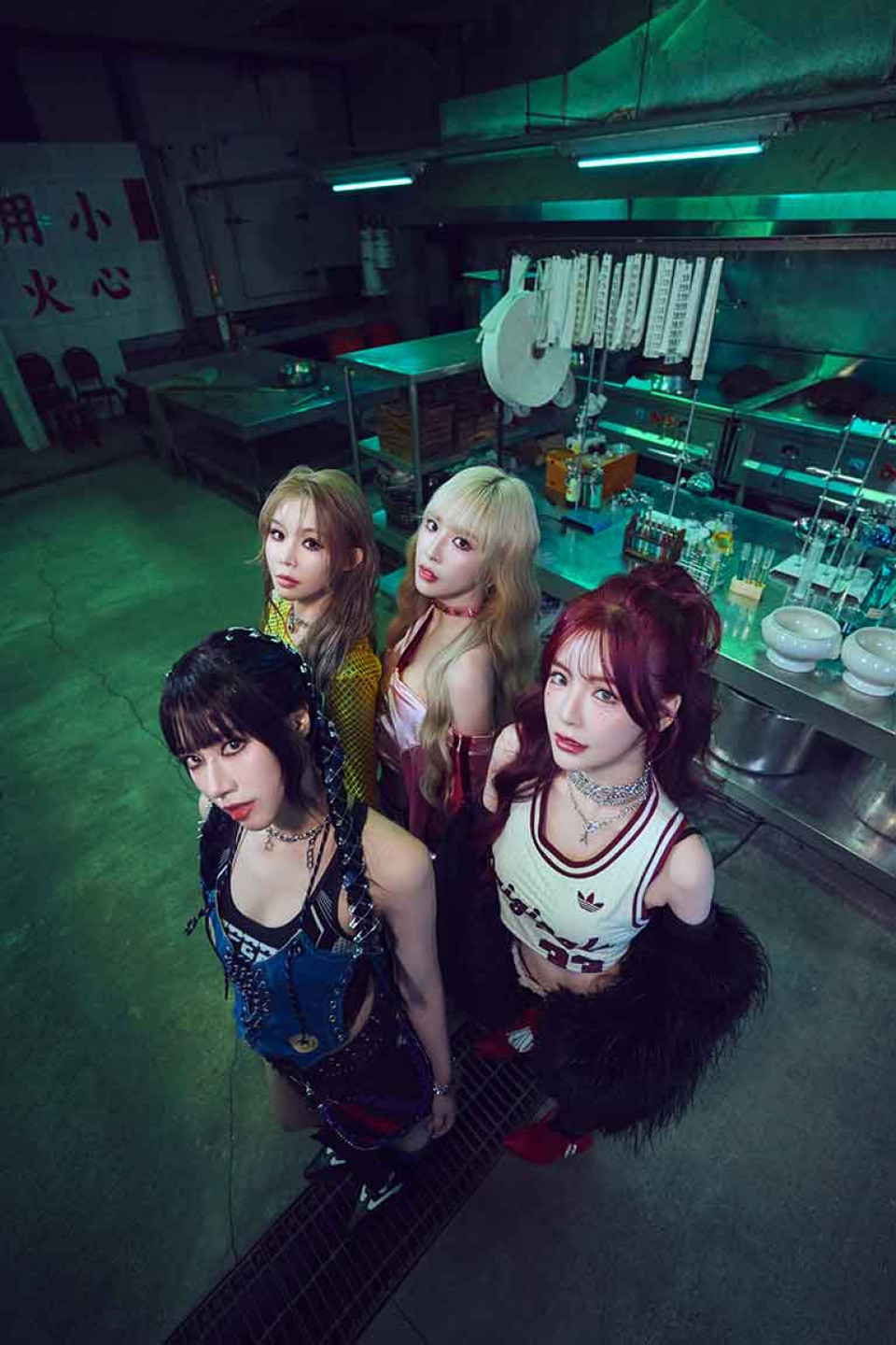 LUVSSIMV挑戰武打 全程零替身(前左起:宋宋、Yuri、Rina、菲菲)(圖_-隻魚娛樂-提供)