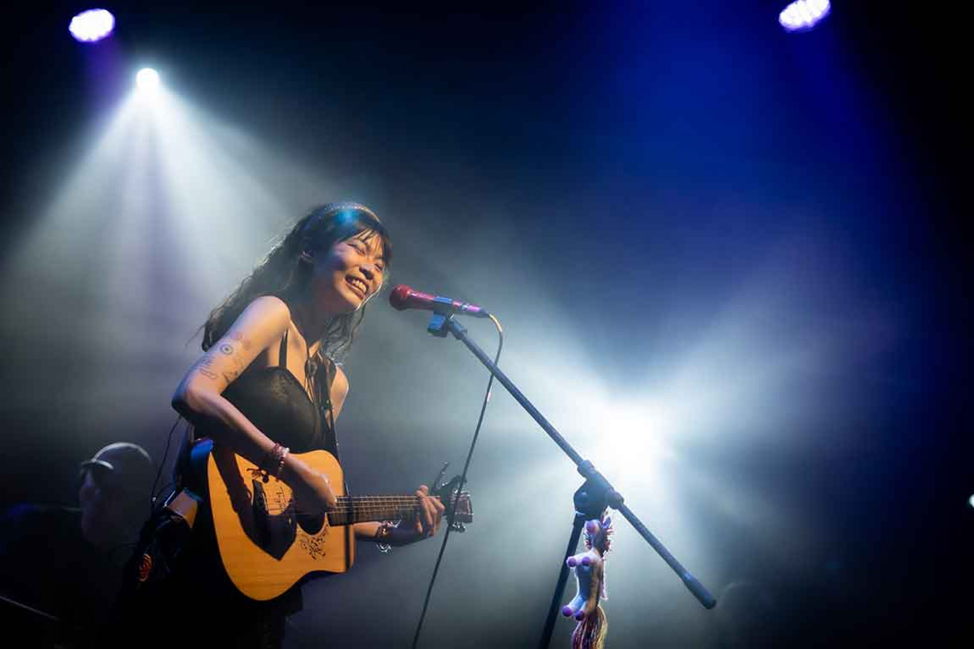 Niki the Unicorn第六張新專輯《Almost Maybes》