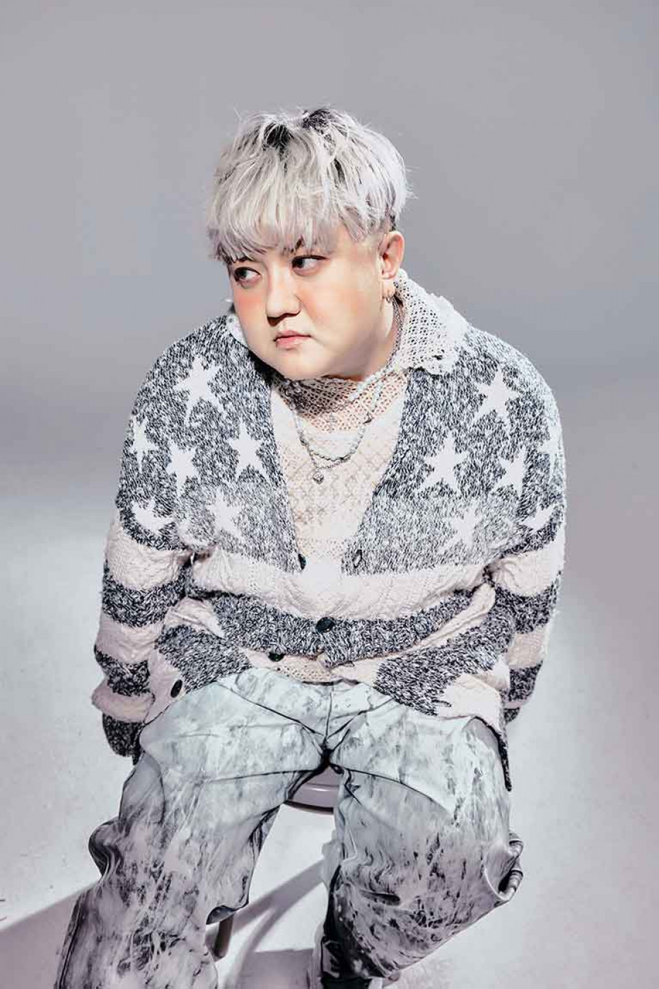 葵剛新歌〈魚肚白〉以「天亮前的那一刻」為概念 (圖: 華納音樂提供)