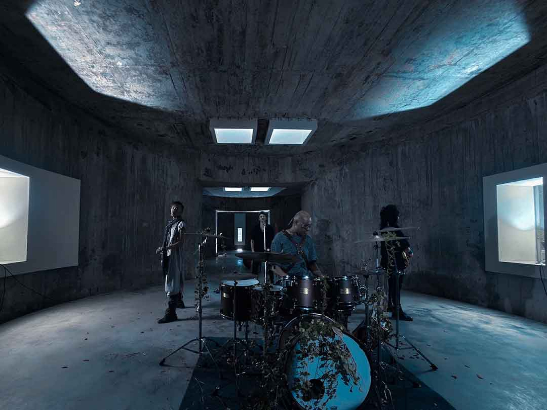 信樂團《反派》MV 融合末日業科幻與暗黑童話風格