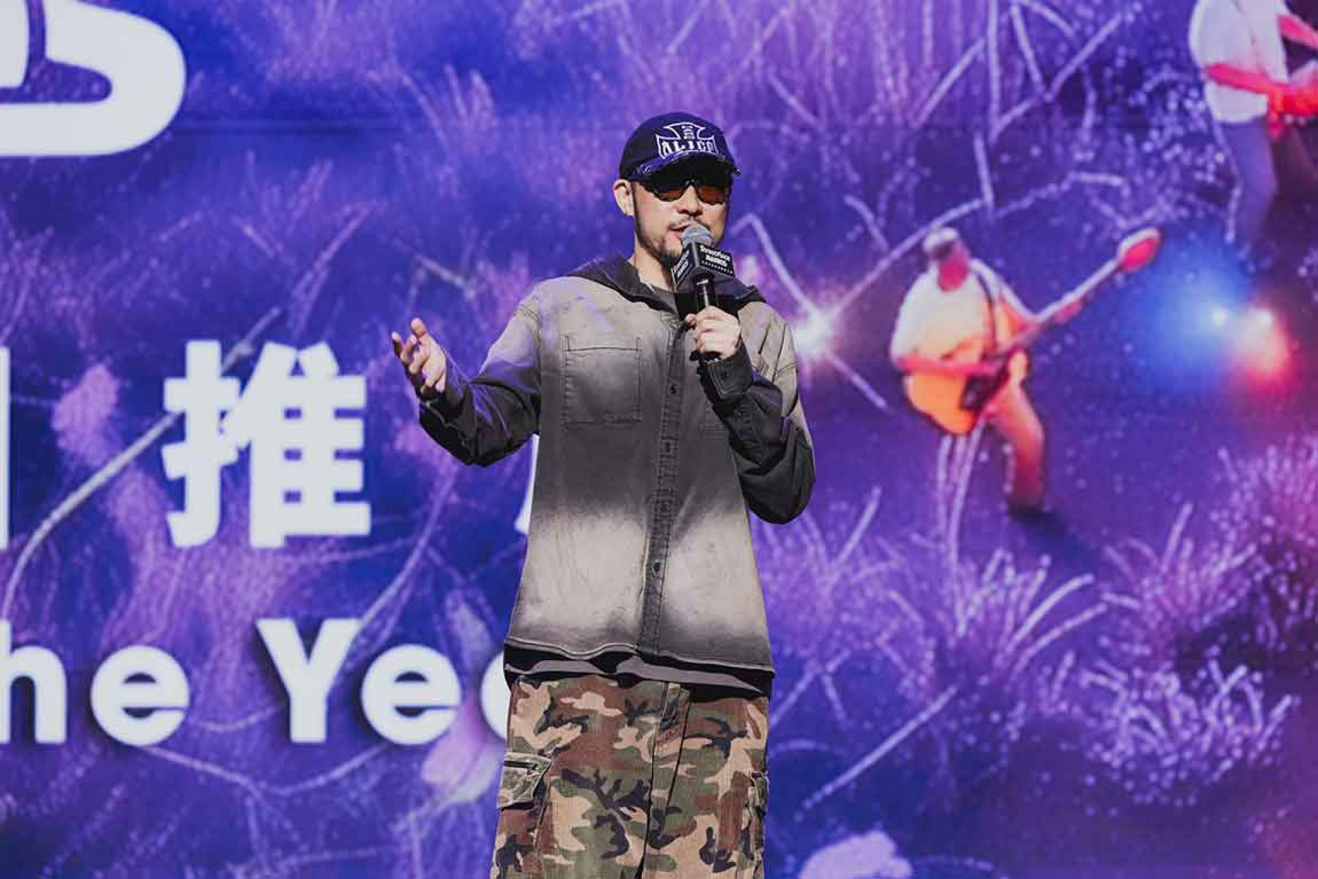 頒獎人：MC HotDog 熱狗 致詞