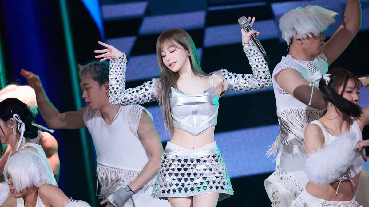 王心凌演唱會最終站 重返台北小巨蛋！DAY1首次開放點歌20分鐘 限定夢幻飛天糖罐子繽紛繞場