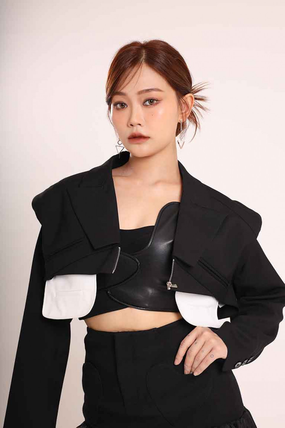 馬來西亞創作女歌手 DIOR 大穎