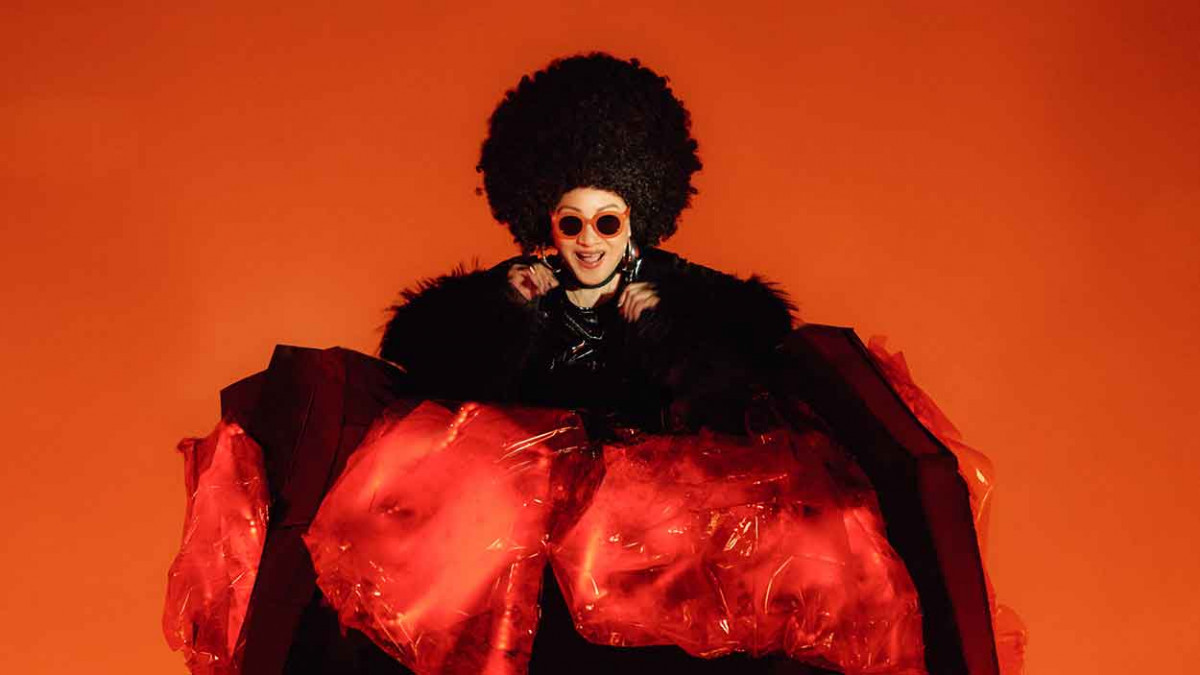 「樂壇傳奇」比莉生日快樂！霸氣宣佈睽違四年的重磅喜訊滾燙舞曲〈阿福羅火山〉！