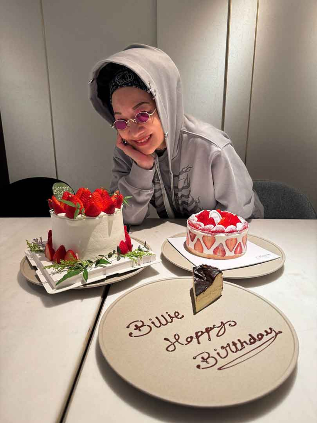 特別選在生日帶來重磅喜訊，霸氣回歸再次登陸樂壇，首發全新滾燙舞曲〈阿福羅火山〉