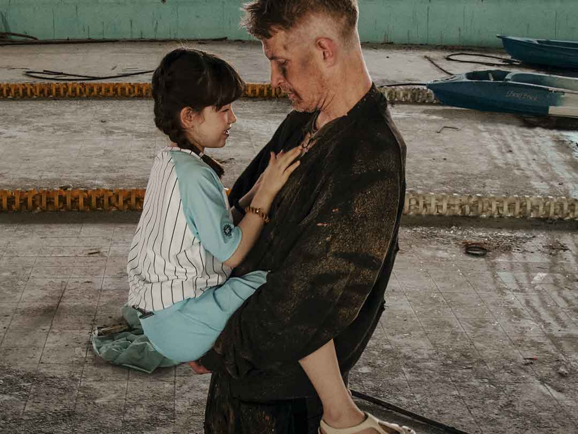 Lazy Habits主唱James 在MV中與女兒同框入鏡