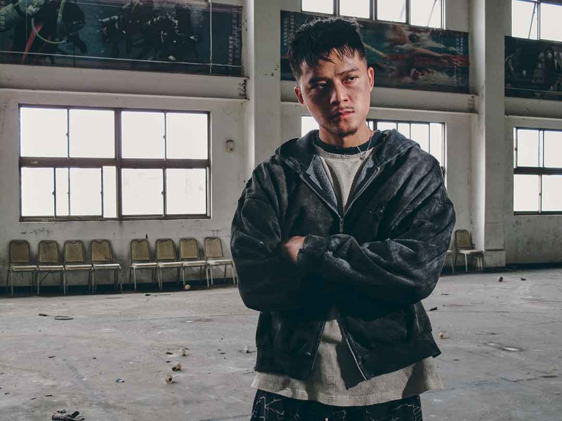 FRαNKIE阿法_〈Ornaments & Arguments 2.0〉MV劇照