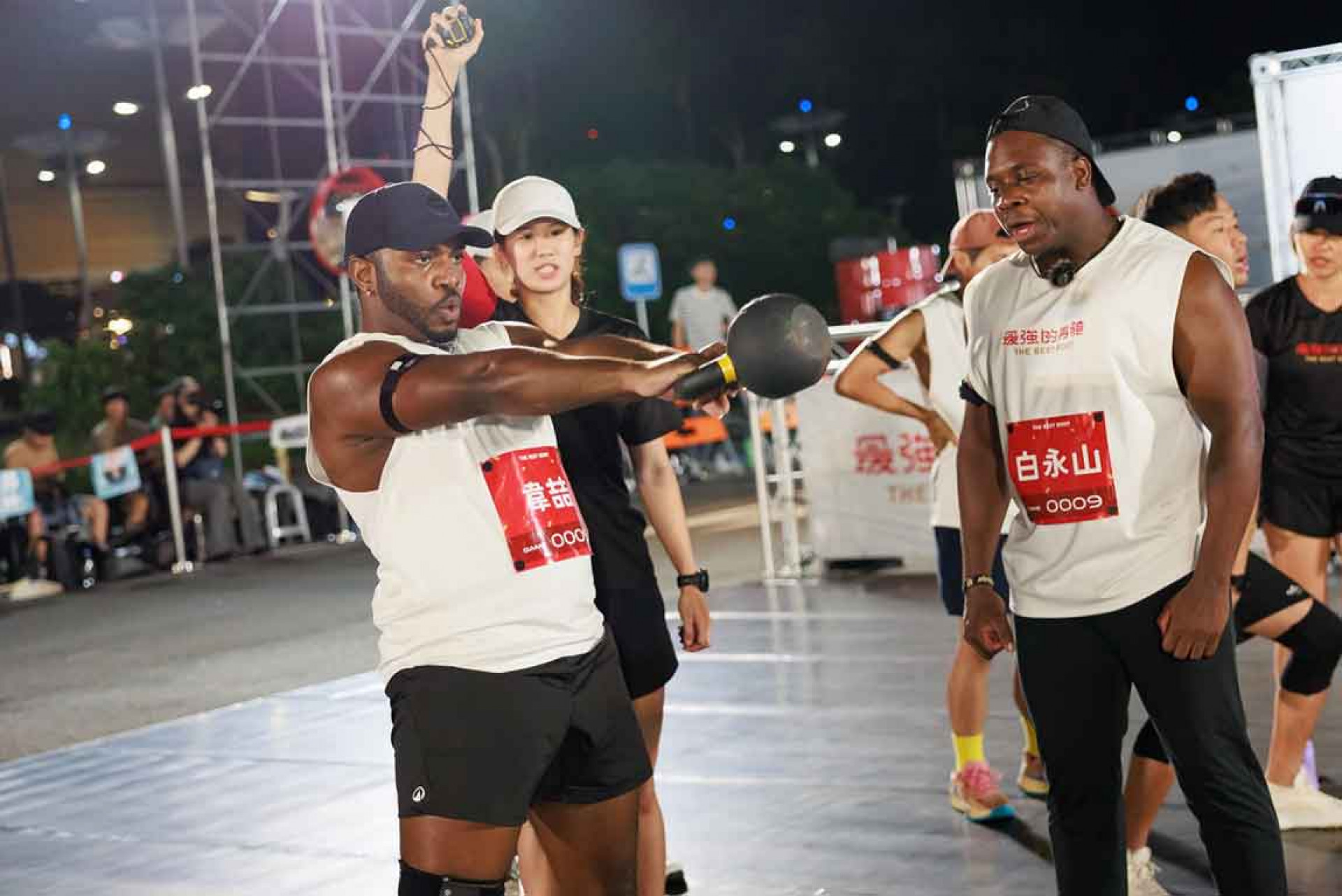 韋喆(左) 參加《最強的身體》瘦身 7公斤有成!跨足戲劇 迎接合作新階段 (川流音樂提供)