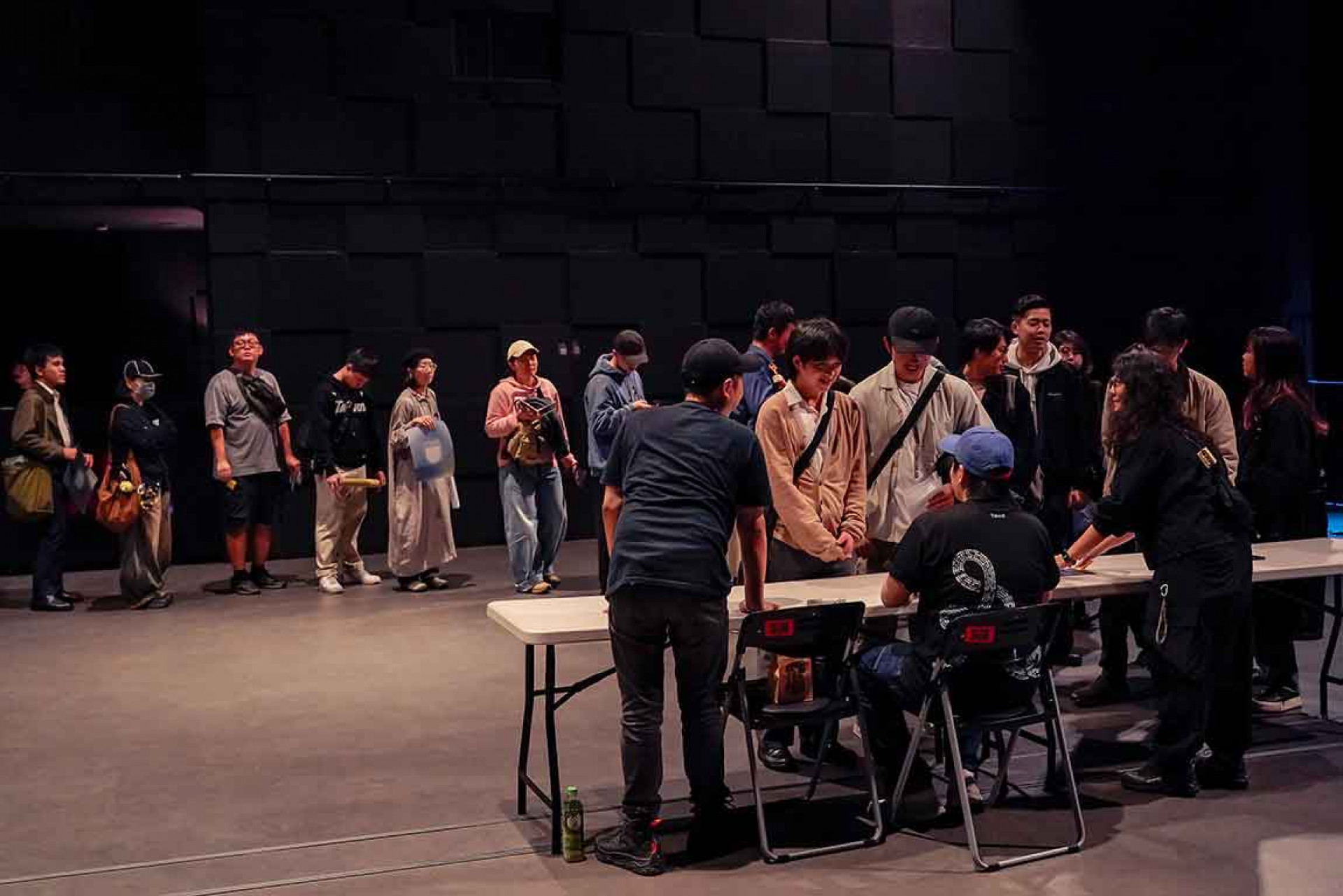 陳以恆會後舉辦簽名後 人潮眾多(圖_ 持之音 提供)