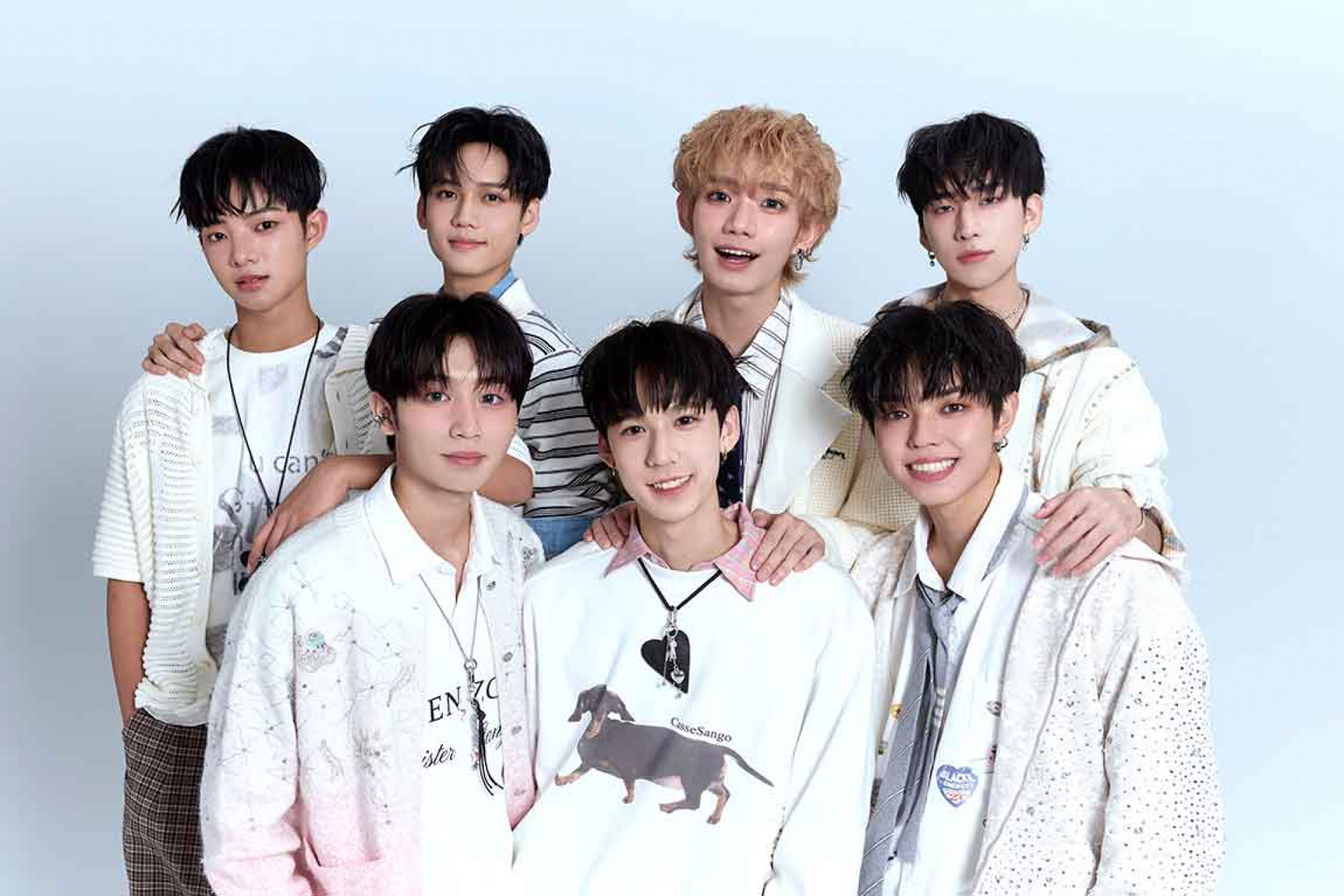 F.F.O(上排左:至琦、彥旭、鈞嘉、俊希;下排左:勝銘、小新、加藤琉士)